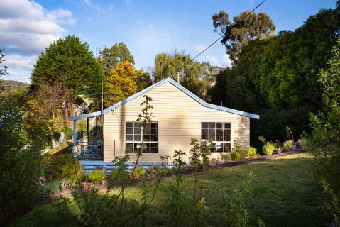 Springview Cottage - VIC Tourism 3