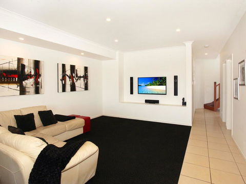 St Lucia 11 - 4 BDRM Canal Home With Pool - VIC Tourism 2