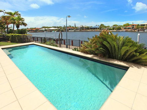St Lucia 11 - 4 BDRM Canal Home With Pool - VIC Tourism 1