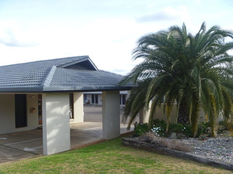 Stagecoach Inn Motel - VIC Tourism 0