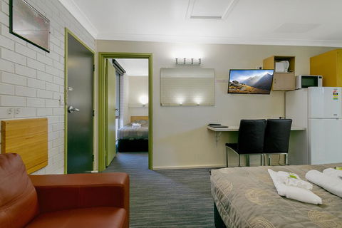 Stagecoach Inn Motel - VIC Tourism 3