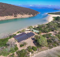 Steeles Island Retreat - VIC Tourism