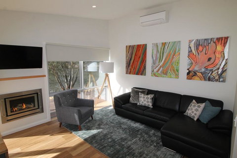 Stillwater Lodge - VIC Tourism 1