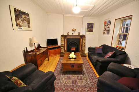 Stonewall Cottage - VIC Tourism 2