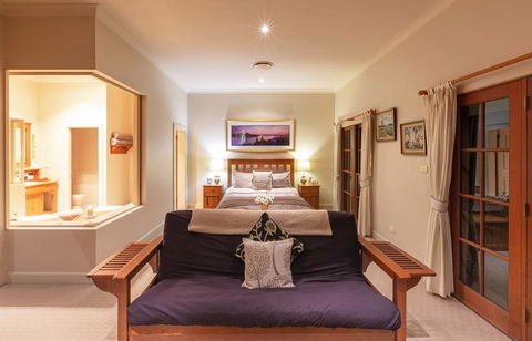 Strathearn Park Lodge - VIC Tourism 1