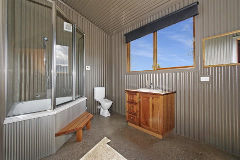 Studio @ Quins Gap Retreat - VIC Tourism 0