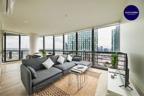 STUNNING 2 BED 2 BATH STYLISH UNIT // FREE PARKING - VIC Tourism 2
