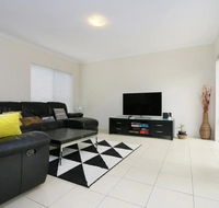 Stunning Home Near Scarborough Beach Sleeps 11 - VIC Tourism