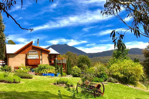 STUNNING HOME WITH AMAZING VIEWS - Just 20 Mins To The City And Only 10 To MONA! - VIC Tourism 1