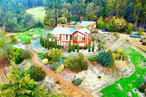 STUNNING HOME WITH AMAZING VIEWS - Just 20 Mins To The City And Only 10 To MONA! - VIC Tourism 2