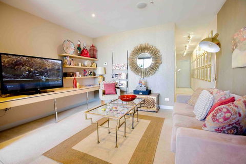 Stylish 1 Bedroom Apartment Amazing City Views - VIC Tourism 2