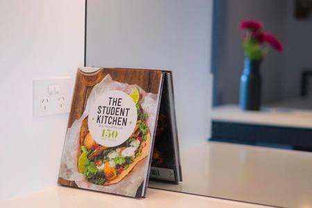 Stylish 2-bedroom Apartment In Fortitude Valley - VIC Tourism 3