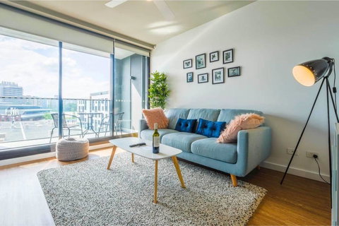 Stylish 2-bedroom Apartment In Fortitude Valley - VIC Tourism 0