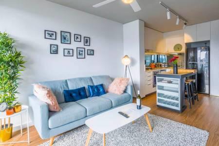 Stylish 2-bedroom Apartment In Fortitude Valley - VIC Tourism 1