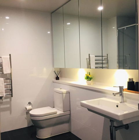 Stylish 2BR With Stunning Views - Sydney Olympic Park - VIC Tourism 3