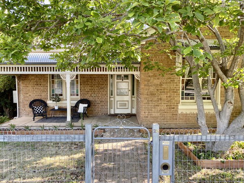 SUMMER HOUSE - CENTRAL LOCATION Near PARK - VIC Tourism 3
