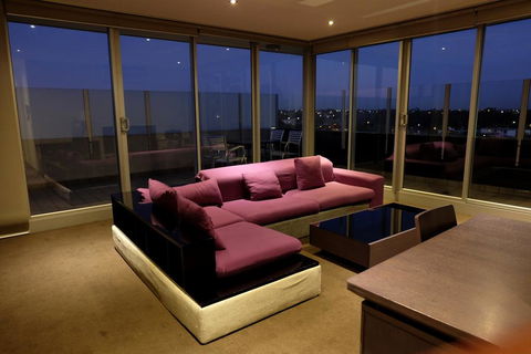 Summer Inn Holiday Apartments - VIC Tourism 0