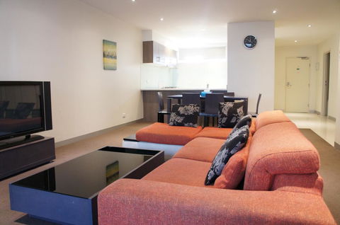 Summer Inn Holiday Apartments - VIC Tourism 1