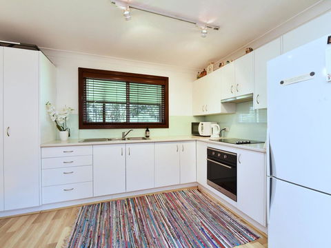 Summerfield Cottage - Hunter Valley, Renovated House In Central North Rothbury - VIC Tourism 1