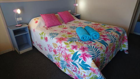 Sunflower Motel - VIC Tourism 1