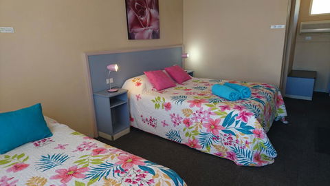 Sunflower Motel - VIC Tourism 0