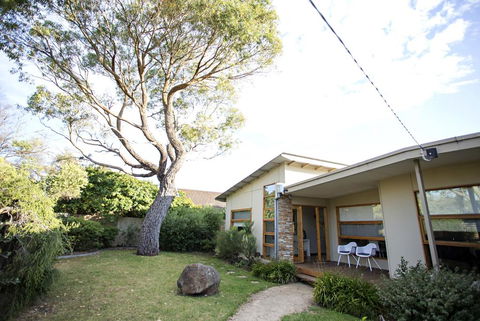 SUNNY DAZE - VIC Tourism 2