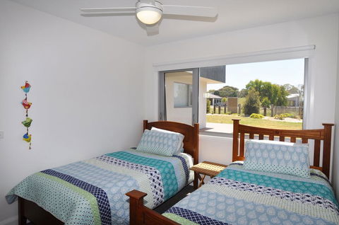 SUNNYSIDE - SURF SIDE - VIC Tourism 2