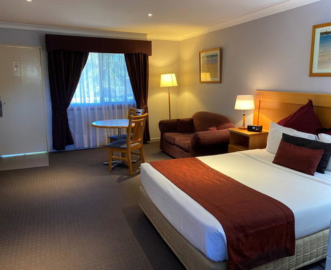 Sunseeker Motor Inn - VIC Tourism 1