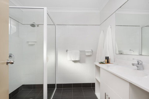 Sunseeker Motor Inn - VIC Tourism 3