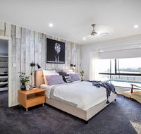 Sunset Penthouse Couples Retreat close to Airlie Beach Champagne on arrival - VIC Tourism