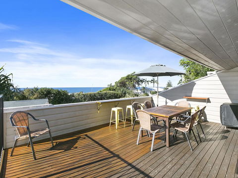 Sunshine Beach Serenity And Pet Friendly ! 9 Seaview Terrace, Sunshine Beach, QLD 4567 - VIC Tourism 2
