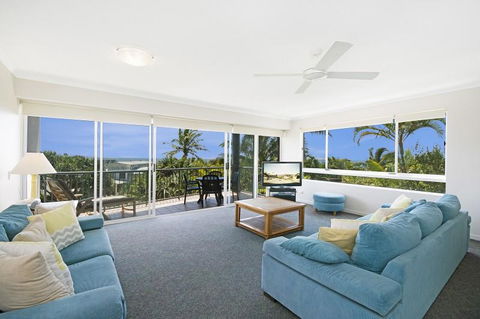 Sunshine Cove, Across The Road From The Beach - VIC Tourism 1