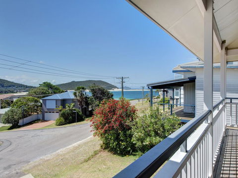 Surf Break - 10B Tuna (Upstairs) - VIC Tourism 0