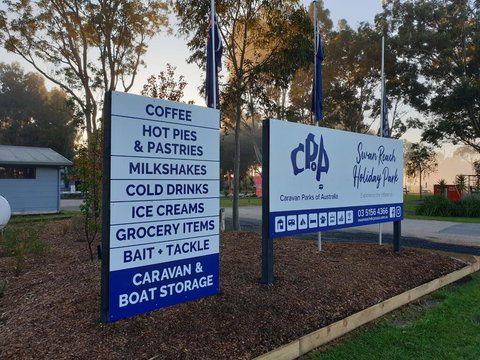 Swan Reach Holiday Park - VIC Tourism 2