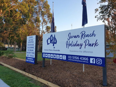 Swan Reach Holiday Park - VIC Tourism 1
