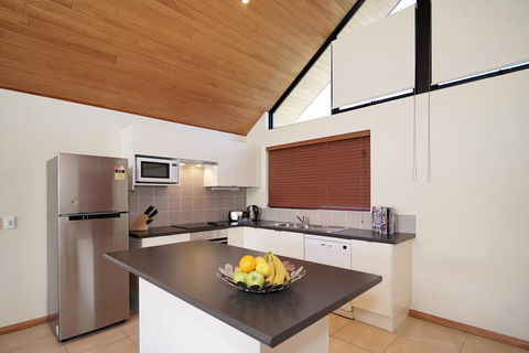 Swanriver Applecross Shortstays - VIC Tourism 3