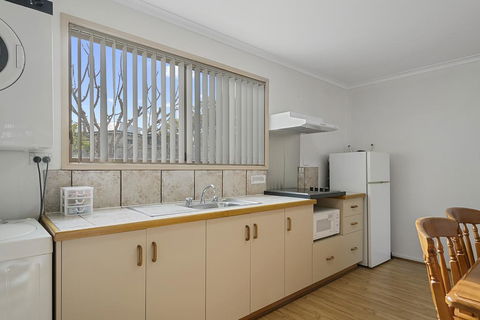 SWANSEA VILLAS - VIC Tourism 3