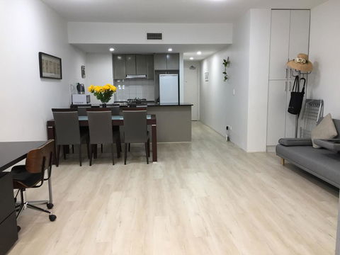 Sydney CBD Family Home - VIC Tourism 1