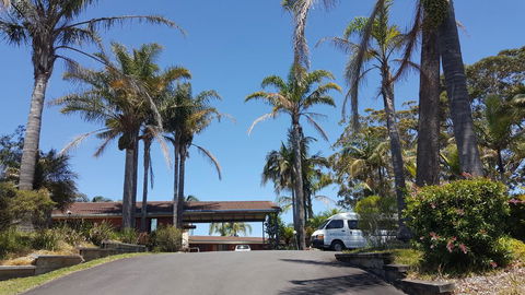 Tabourie Lake Motor Inn - VIC Tourism 0
