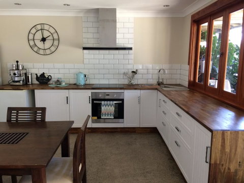 TAKURA HEIGHTS Modern Country Apartment With Pool Access - VIC Tourism 2