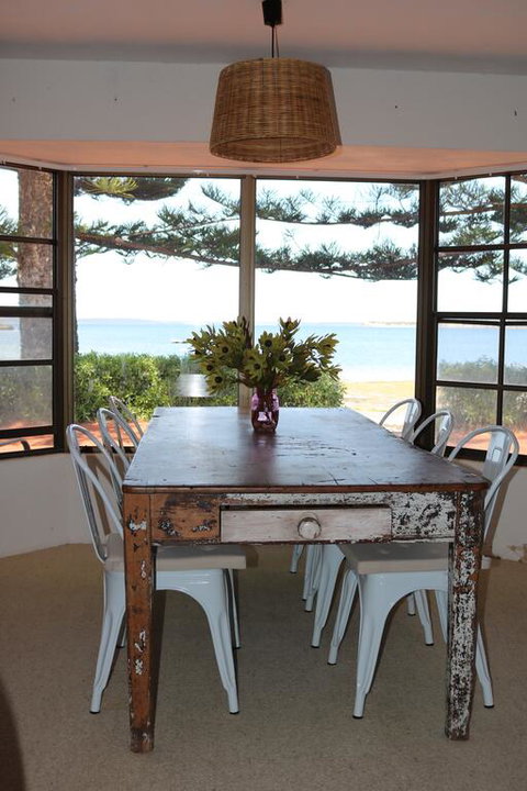 Tall Pines Beach House At Mount Dutton Bay (part Of Coffin Bay Waterways) - VIC Tourism 2