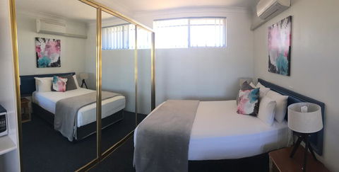 Tall Timbers Motel - VIC Tourism 2