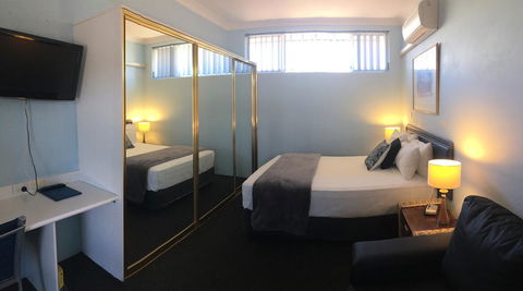 Tall Timbers Motel - VIC Tourism 3