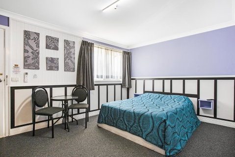 Tamworth Lodge Motel - VIC Tourism 0