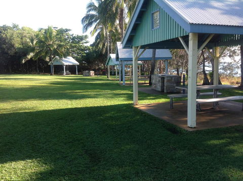Tannum Sands Hotel / Motel - VIC Tourism 0