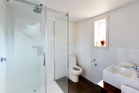 Tarndwarncoort - Farmer's Cottage - VIC Tourism 2