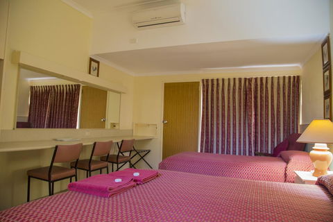 Tarra Motel - VIC Tourism 3