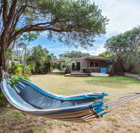 Tasman Surf House - so close to the beach - VIC Tourism