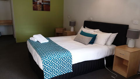 Tenterfield Tavern And Motor Inn - VIC Tourism 2