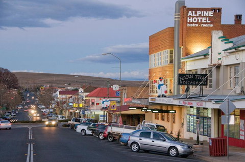 The Alpine Hotel - VIC Tourism 1